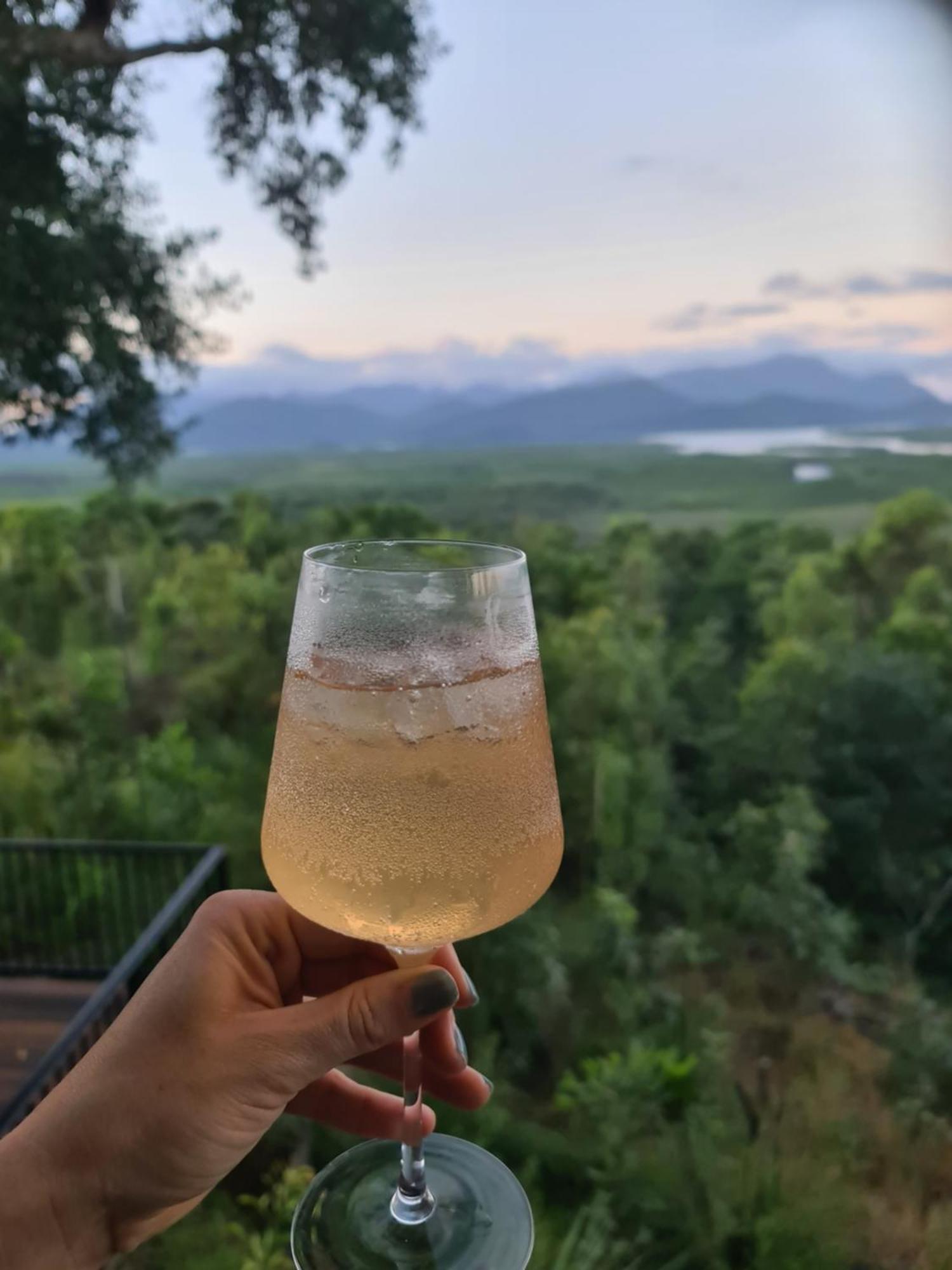 카드웰 Vista Hinchinbrook 아파트 호텔 외부 사진
